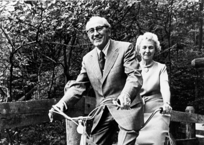 SIU President Delyte W. Morris with his wife Dorethy Morris, in the mid to late 60's